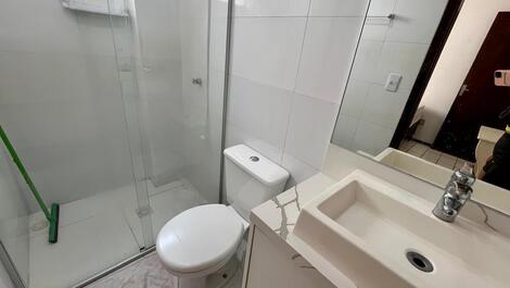 Apartamento en Meia Praia, a 200 metros del mar.