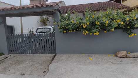 House 5 minutes from Perequê Açu Beach, Ubatuba, sleeps 8. WhatsApp 12981727222