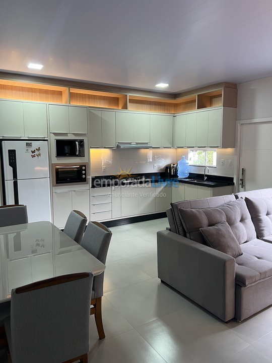 Casa para aluguel de temporada em Florianópolis (Cachoeira do Bom Jesus)