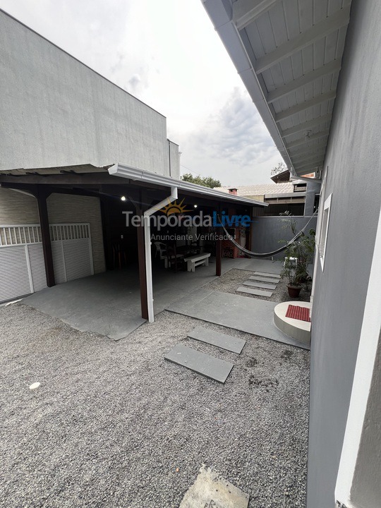 Casa para aluguel de temporada em Florianópolis (Cachoeira do Bom Jesus)