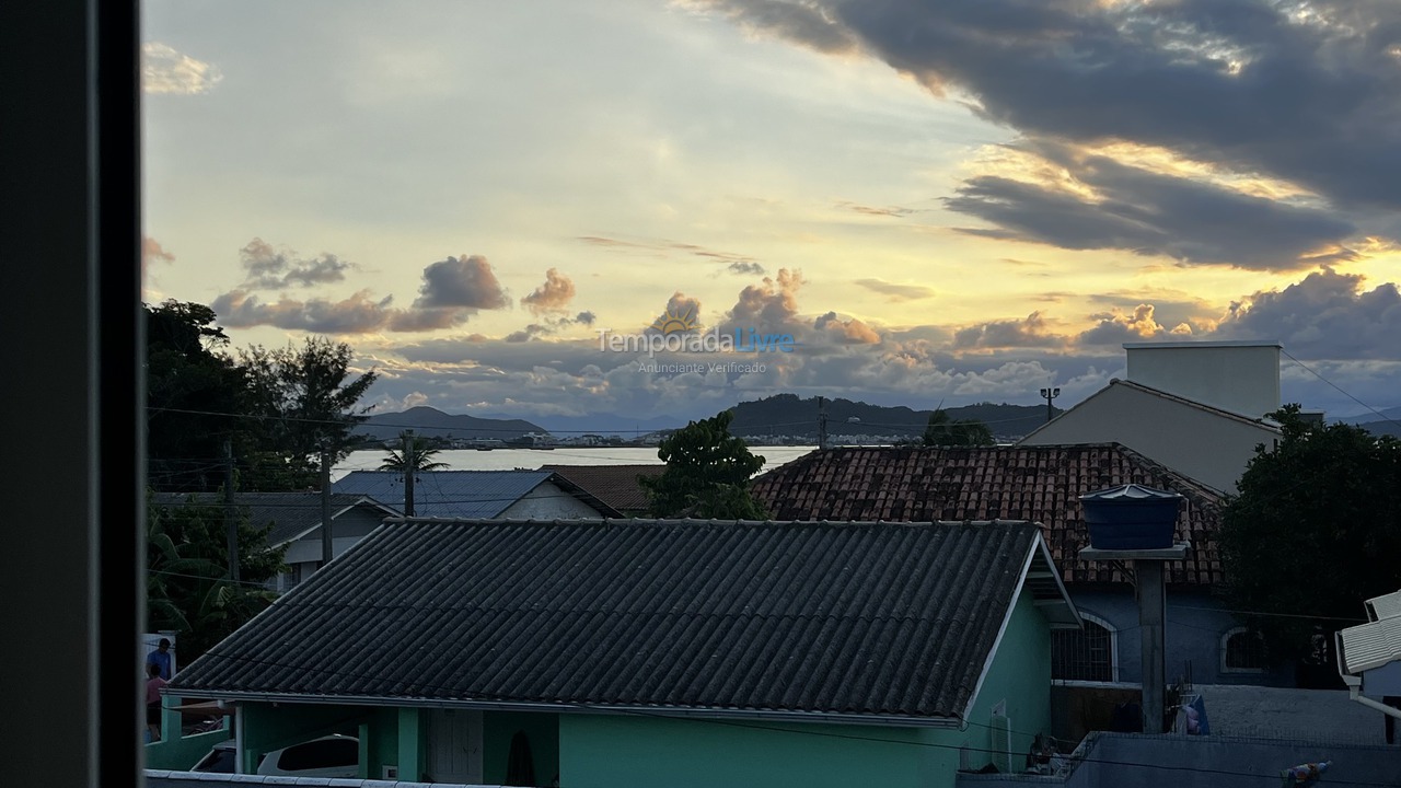 Apartamento para aluguel de temporada em Florianópolis (Ponta das Canas)