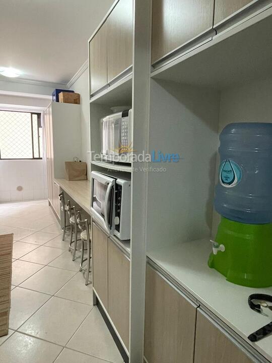 Apartamento para aluguel de temporada em Itapema (Meia Praia)