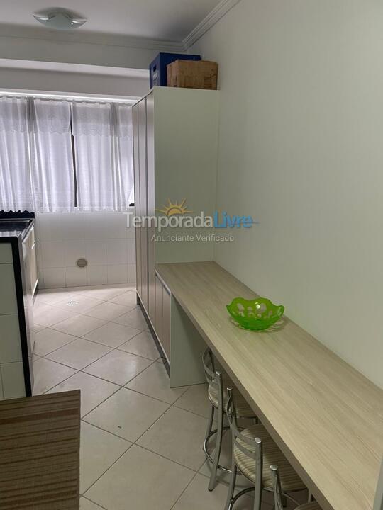 Apartamento para aluguel de temporada em Itapema (Meia Praia)