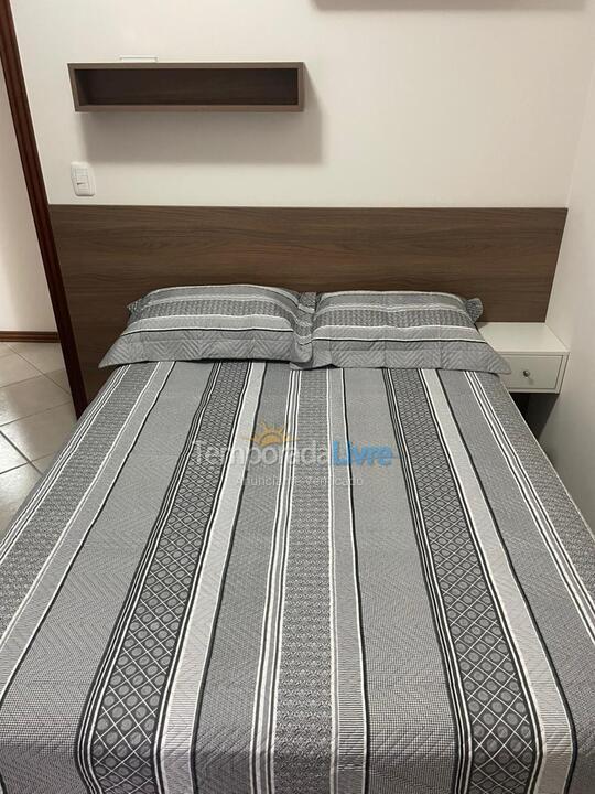 Apartamento para aluguel de temporada em Itapema (Meia Praia)