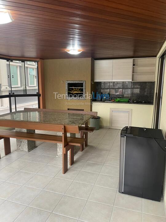 Apartamento para aluguel de temporada em Itapema (Meia Praia)