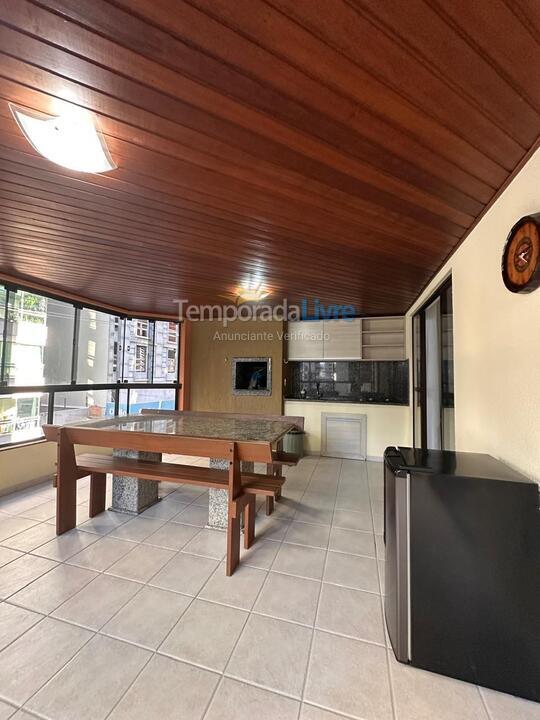 Apartamento para aluguel de temporada em Itapema (Meia Praia)