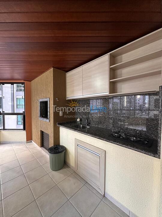 Apartamento para aluguel de temporada em Itapema (Meia Praia)