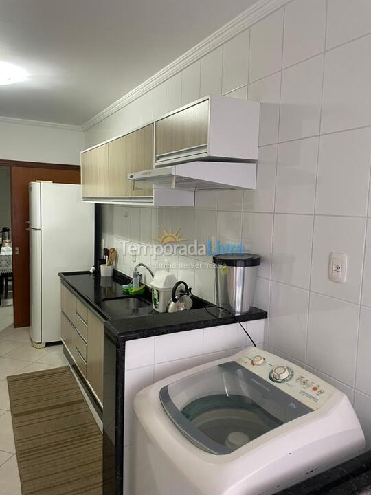 Apartamento para aluguel de temporada em Itapema (Meia Praia)