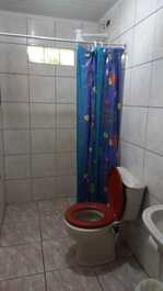 Casa ótima pra temporada pra 4 a 5 pessoas.