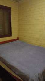 Casa ótima pra temporada pra 4 a 5 pessoas.