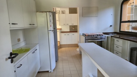 Hermosa Casa a 50 metros de Pernambuco Guarujá