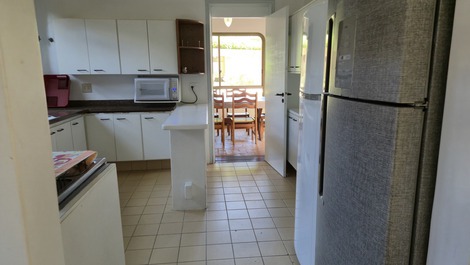 Hermosa Casa a 50 metros de Pernambuco Guarujá