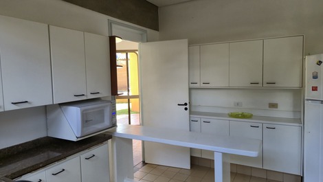 Hermosa Casa a 50 metros de Pernambuco Guarujá