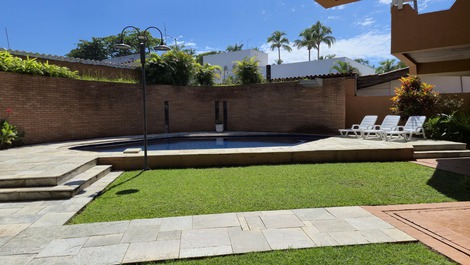 Hermosa Casa a 50 metros de Pernambuco Guarujá