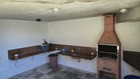 Hermosa Casa a 50 metros de Pernambuco Guarujá