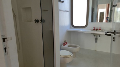 Hermosa Casa a 50 metros de Pernambuco Guarujá