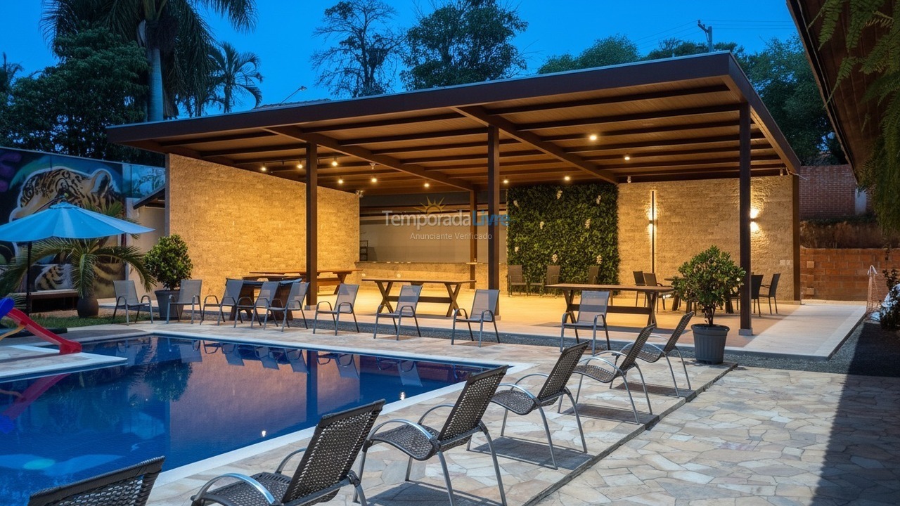 Granja para alquiler de vacaciones em Tietê (Chácara água Santa)