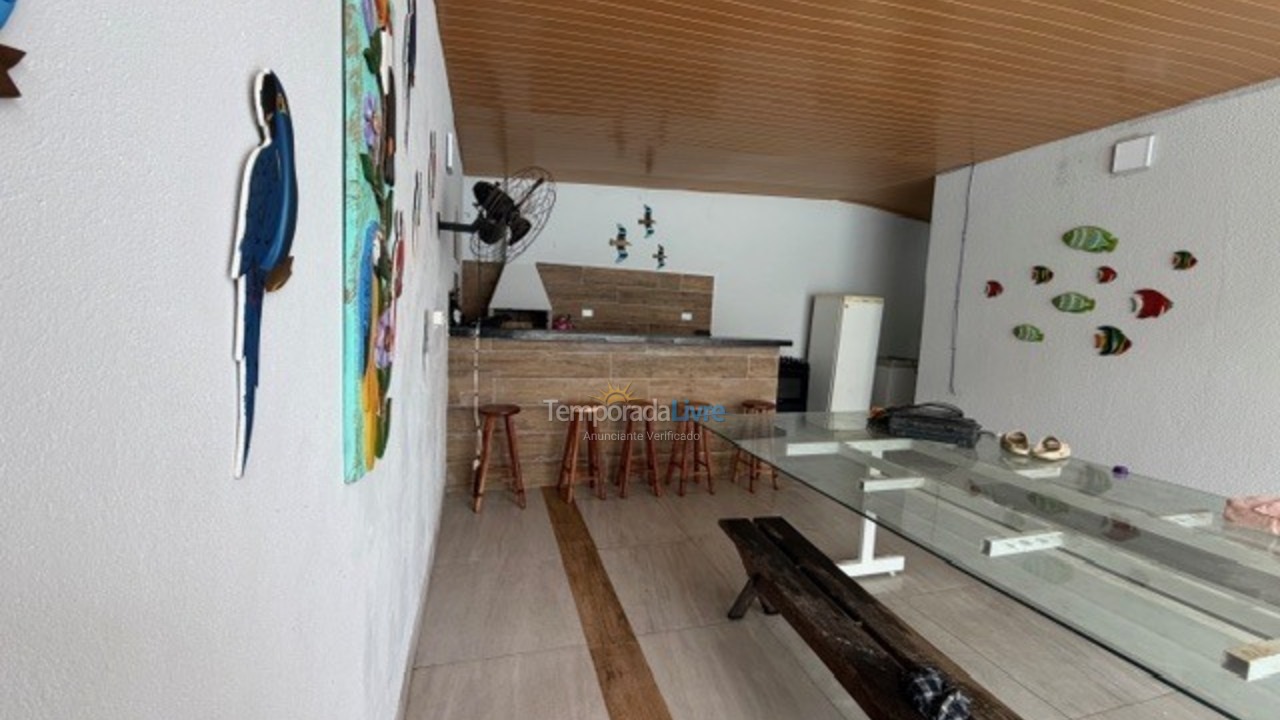 Casa para aluguel de temporada em Ubatuba (Pereque Mirim)