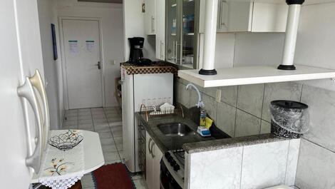 ¡Apartamento en la playa João Rosa en Biguaçu con vista al mar!