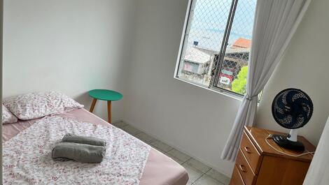 ¡Apartamento en la playa João Rosa en Biguaçu con vista al mar!