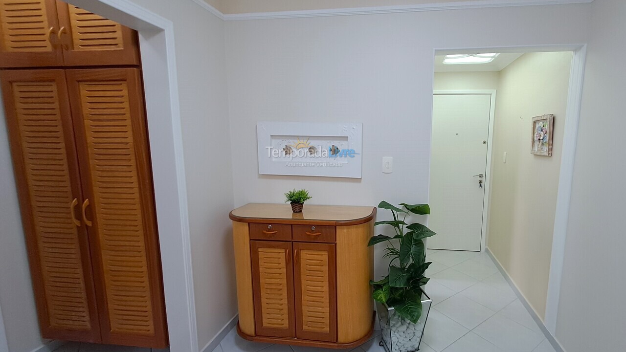 Apartamento para aluguel de temporada em Guarujá (Pitangueiras)