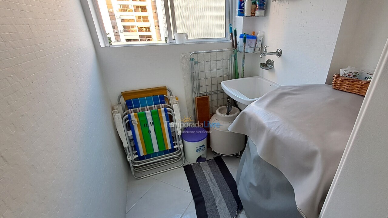 Apartamento para aluguel de temporada em Guarujá (Pitangueiras)