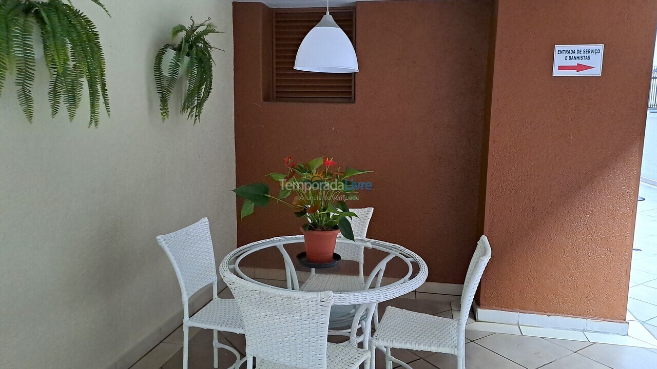 Apartamento para aluguel de temporada em Guarujá (Pitangueiras)