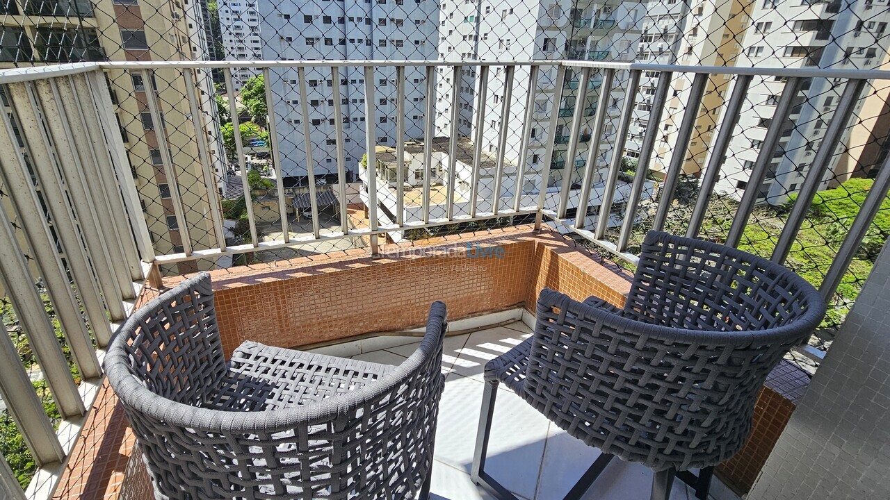 Apartamento para aluguel de temporada em Guarujá (Pitangueiras)