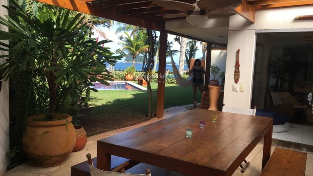 Casa para alquiler de vacaciones em São Sebastião (Barra do Sahy)