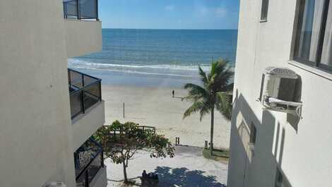 LATERAL AO MAR, COM 2 DORMITÓRIOS E VISTA AO MAR