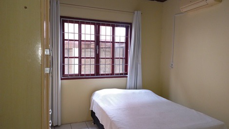 Casa na praia do Ingleses em Florianópolis para 05 pessoas