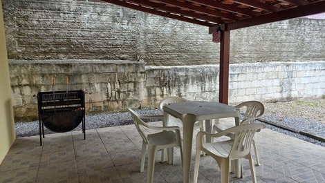 Casa na praia do Ingleses em Florianópolis para 05 pessoas