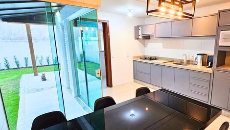 New house in Ingleses with outdoor area, BBQ grill, air conditioning and 55 inch TV