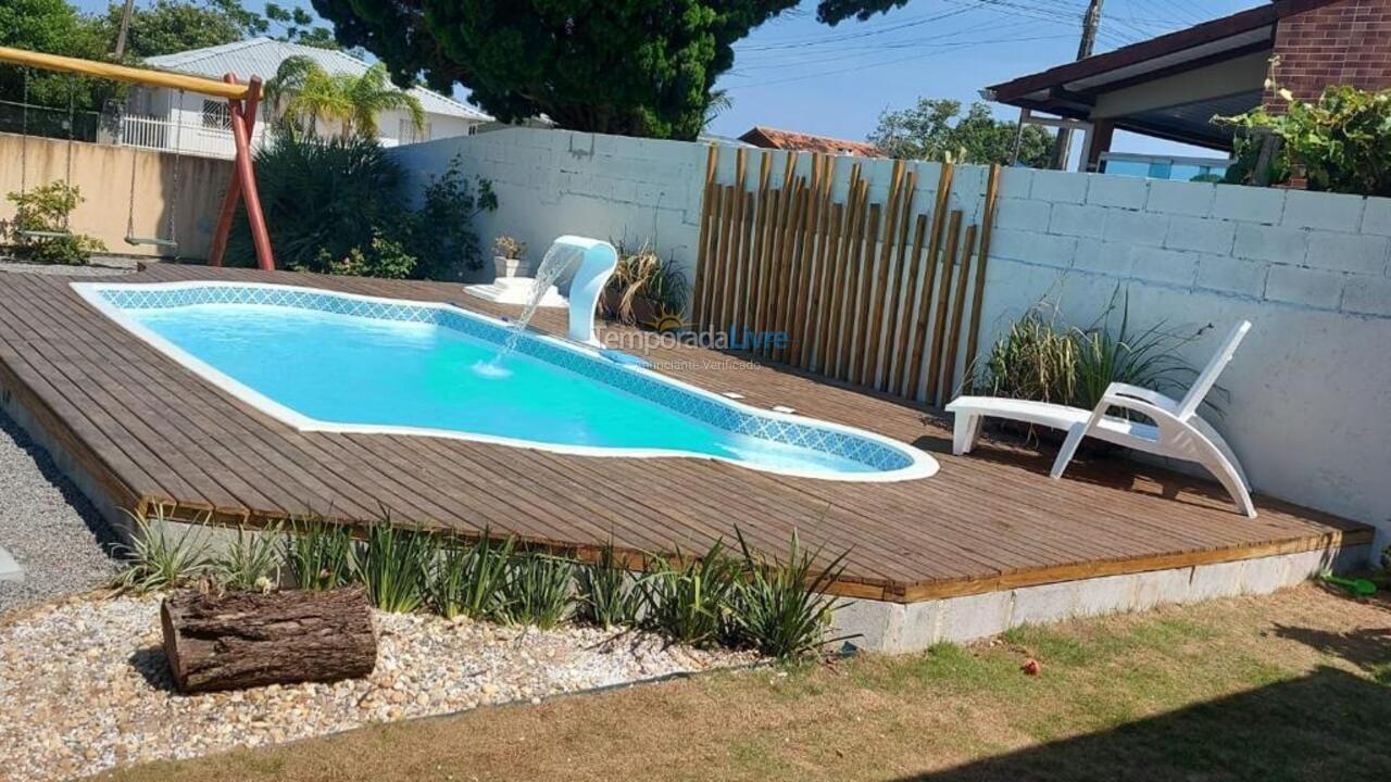 Casa para alquiler de vacaciones em Palhoça (Praia do Mar Aberto)