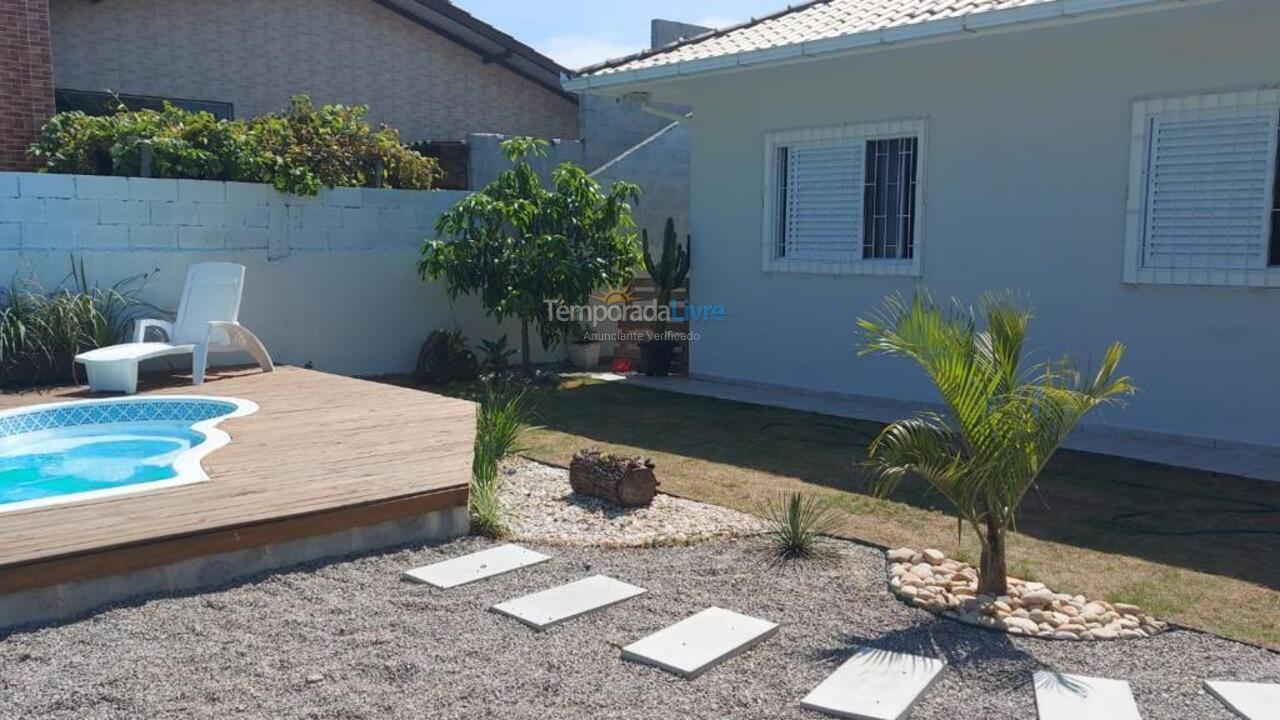 Casa para alquiler de vacaciones em Palhoça (Praia do Mar Aberto)