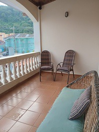 House on the big beach, Ubatuba with pool and wifi
