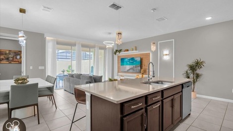 Experimente la magia de Disney mientras se aloja en una casa totalmente equipada.