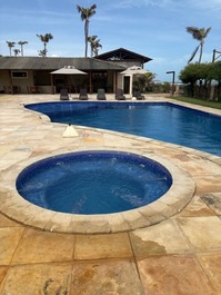 Casa pé na areia com piscina, jacuzzi e suítes climatizadas