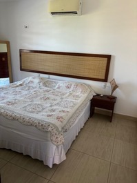 Casa pé na areia com piscina, jacuzzi e suítes climatizadas