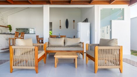 Casa com Piscina Privativa e Área Gourmet em Búzios -Próx. Geribá