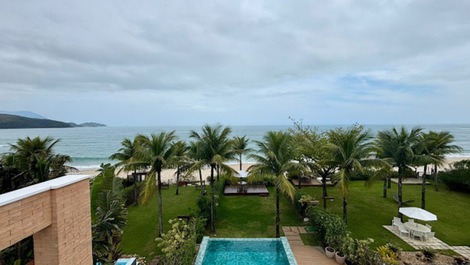 "Seaside Retreat: Your Personal Paradise" Maresias Beach