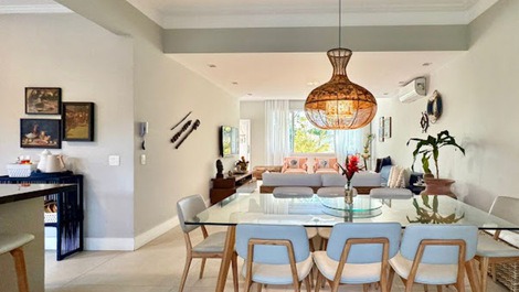 CASA EN CONDOMINIO SOBRE LA ARENA DE PLAYA JUQUEHY