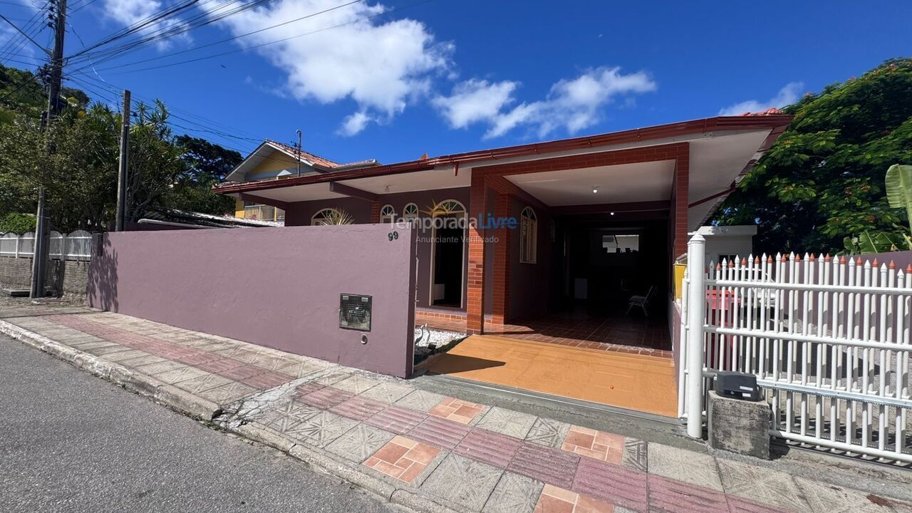 House for vacation rental in Florianopolis (Canasvieiras)