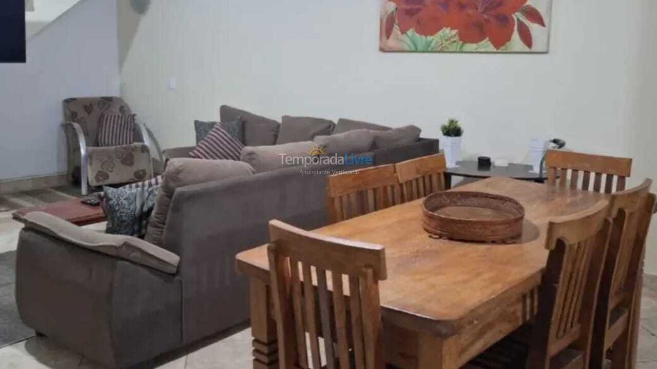 Casa para aluguel de temporada em Caraguatatuba (Massaguaçu)