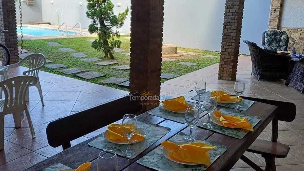 Casa para aluguel de temporada em Caraguatatuba (Massaguaçu)