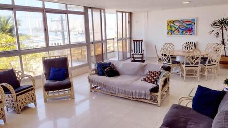 Frente ao mar / Guarujá -SP/03 suítes, Carnaval disponível!!!