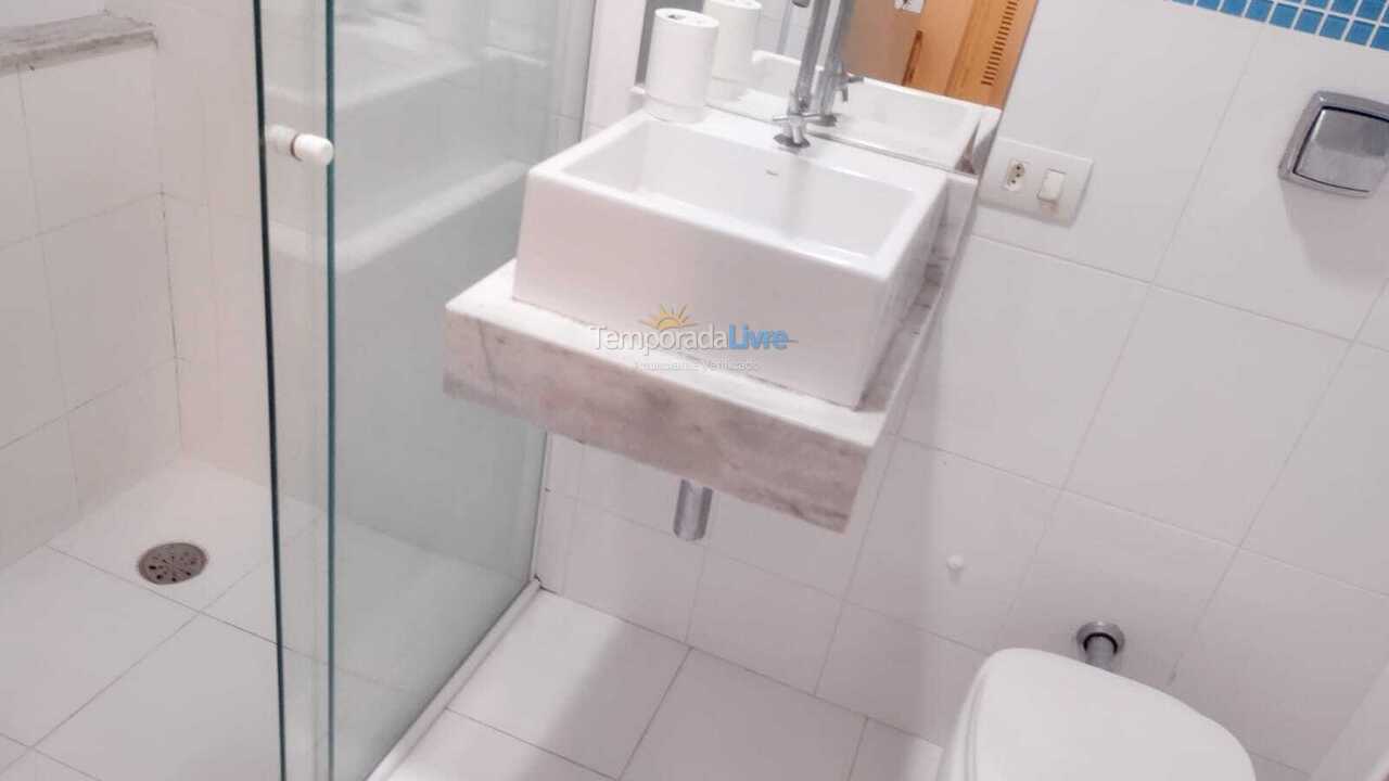 Apartamento para aluguel de temporada em Guarujá (Pitangueiras)