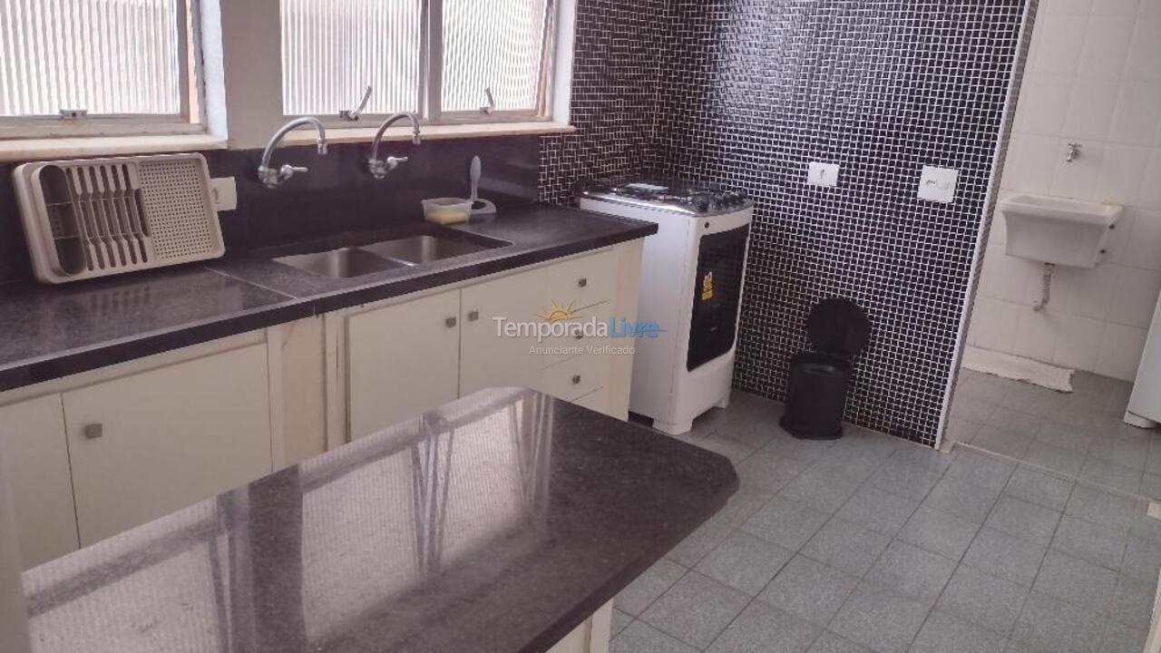 Apartamento para aluguel de temporada em Guarujá (Pitangueiras)