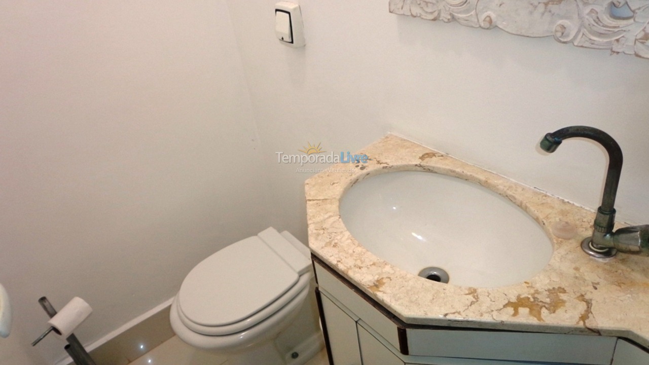 Apartamento para aluguel de temporada em Guarujá (Pitangueiras)