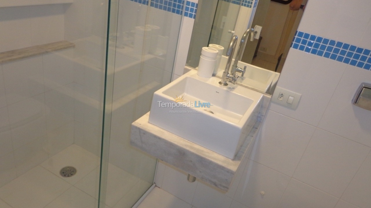 Apartamento para aluguel de temporada em Guarujá (Pitangueiras)